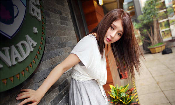 奎文想找一个女性生孩子给报酬-｛找个女人生孩子多少钱｝
